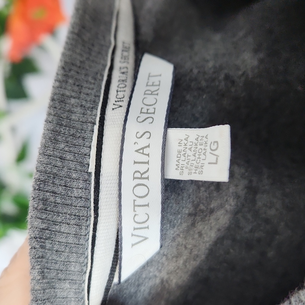 Victoria's Secret "Check It Twice" Graphic Pullover - Picture 9 of 10